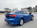 Фото 25 - Ford Focus