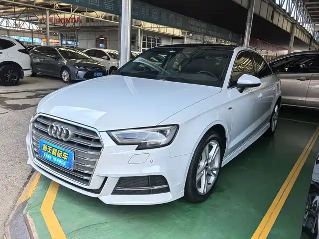 Audi A3 Limousine 35 TFSI, Стиль, экокласс Китай VI