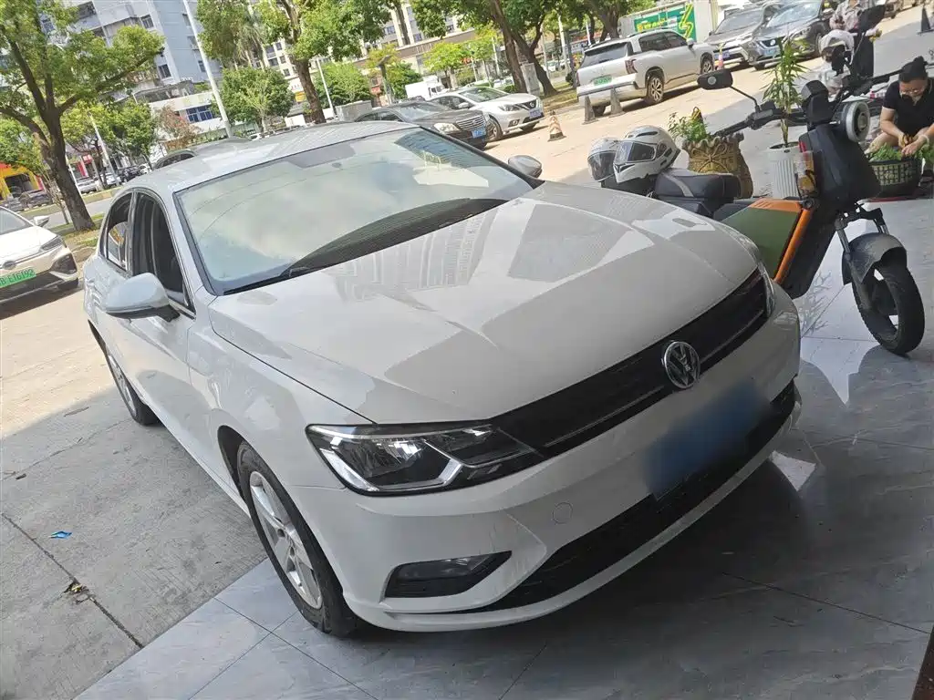 Volkswagen Lamando 2015 230TSI DSG Style фото 4