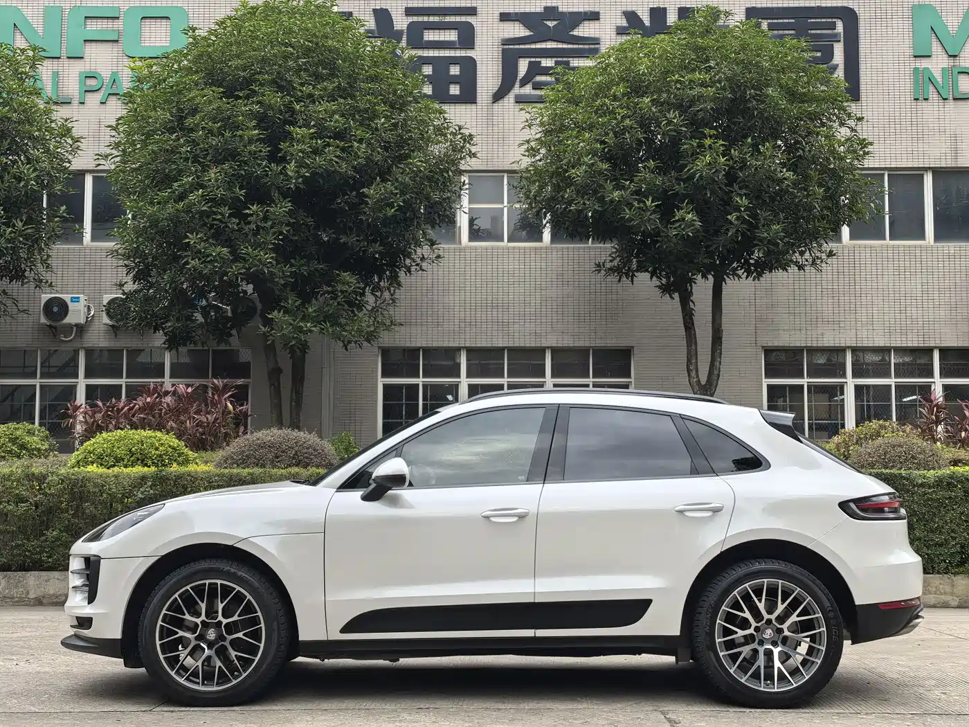 Porsche Macan 2018 Macan 2.0T фото 4