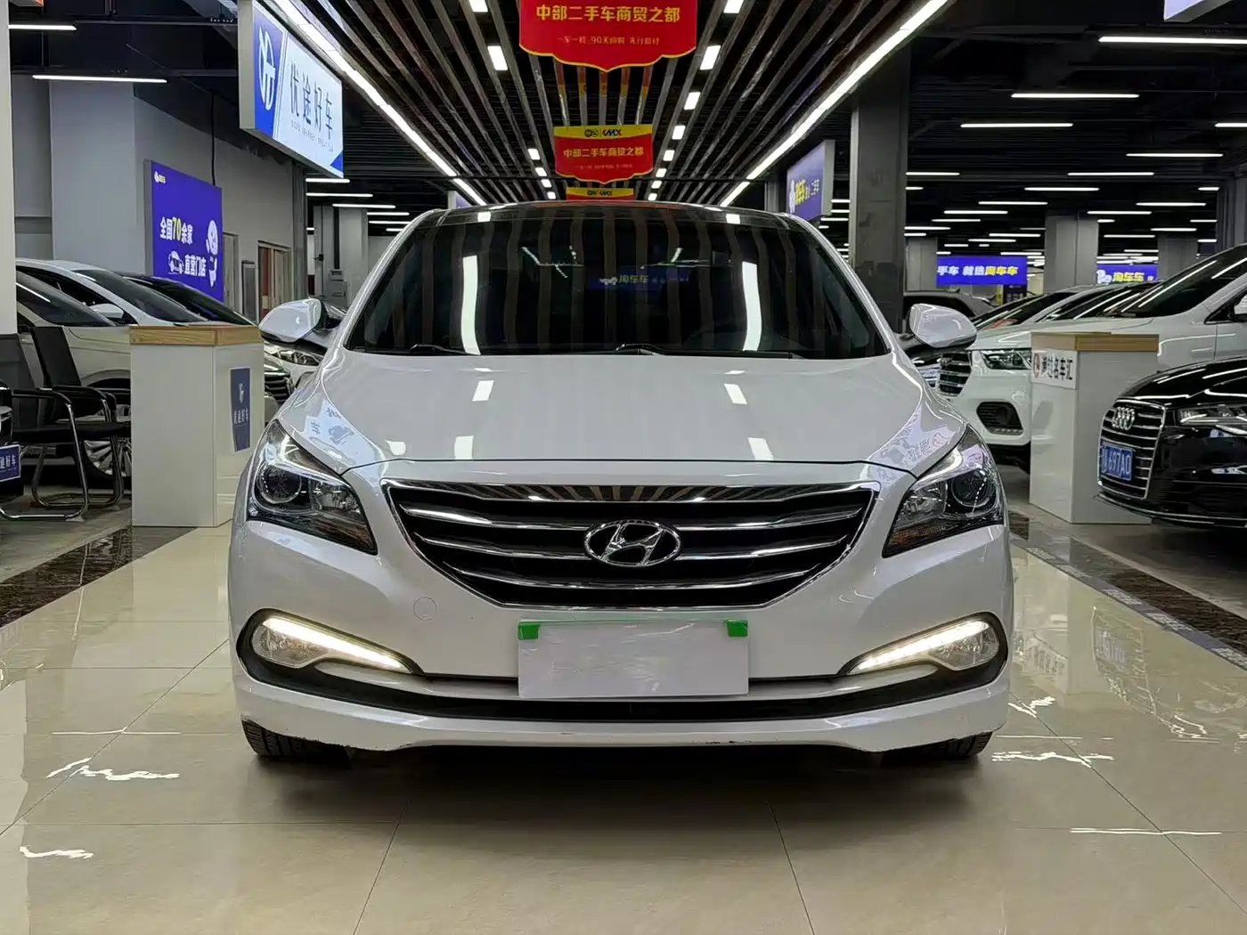 Hyundai Mistra 2016 1.8L Automatic Smart GLS фото 4