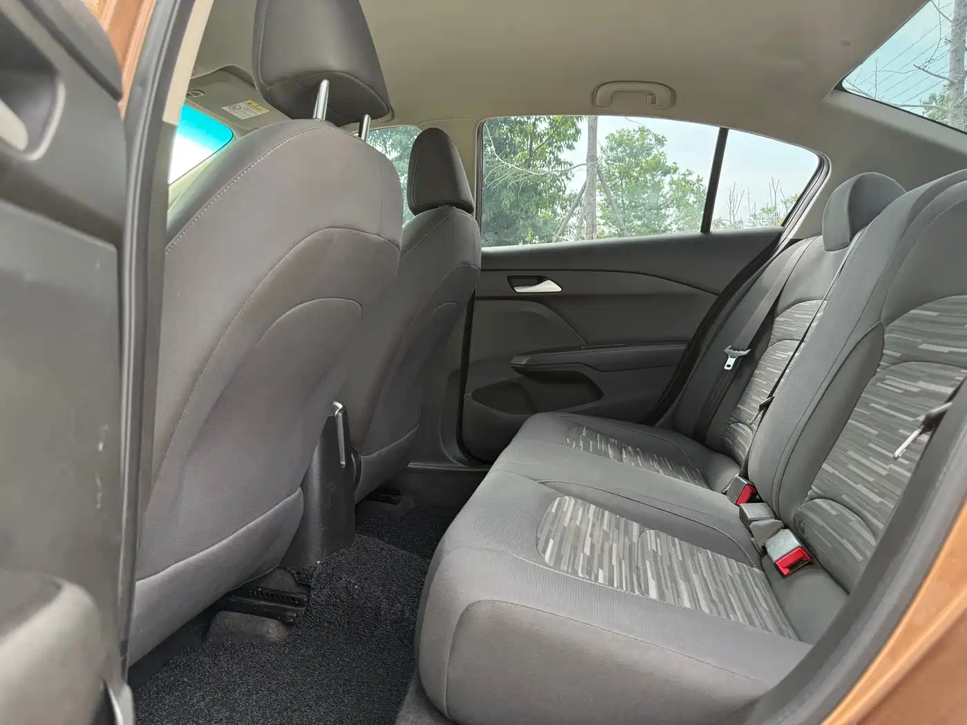 Chevrolet Cavalier 2016 1.5L Manual Enjoyment Edition фото 16