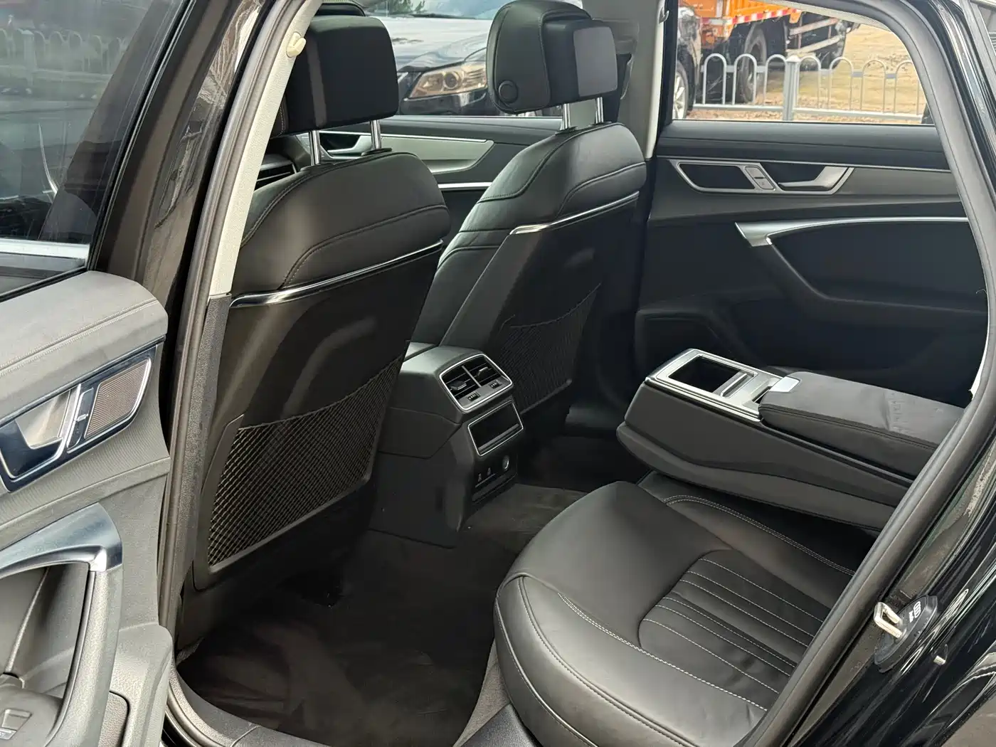 Audi A6L 2023 40 TFSI Luxury Elegance фото 5