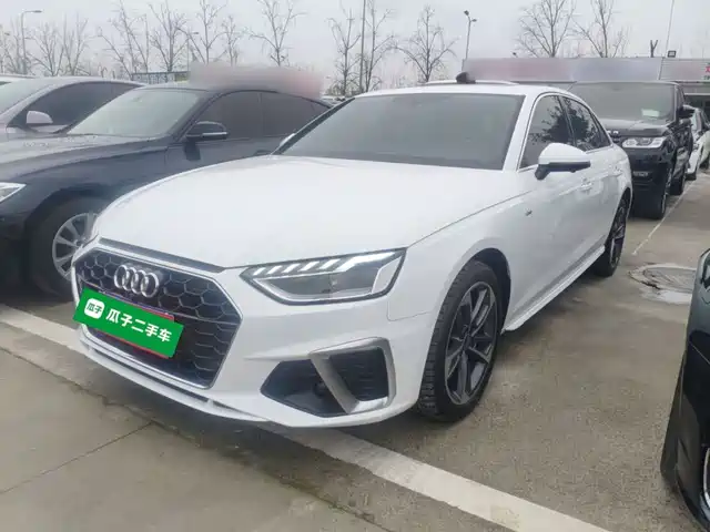 Audi A4L 40 TFSI, Стиль Драйв