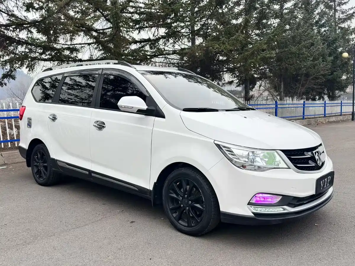 Фото 3 - Baojun 730