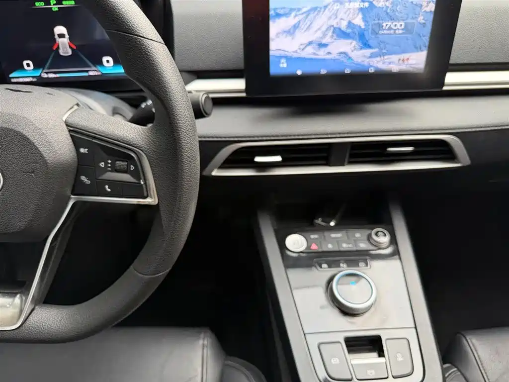 BYD E2