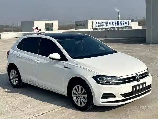 Volkswagen Polo 2019 Plus 1.5L Automatic Colorful Tech Edition фото 3