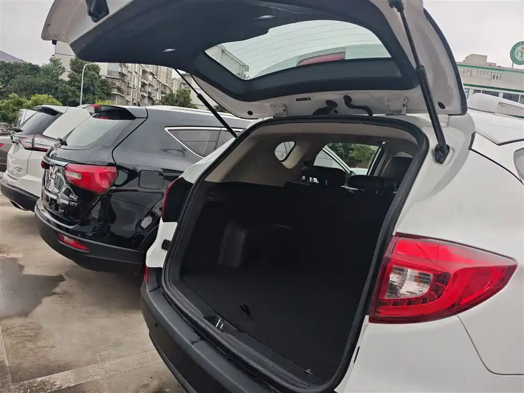 BYD Song 2016 Unrivaled Edition 1.5TI Manual Elegance Edition фото 19