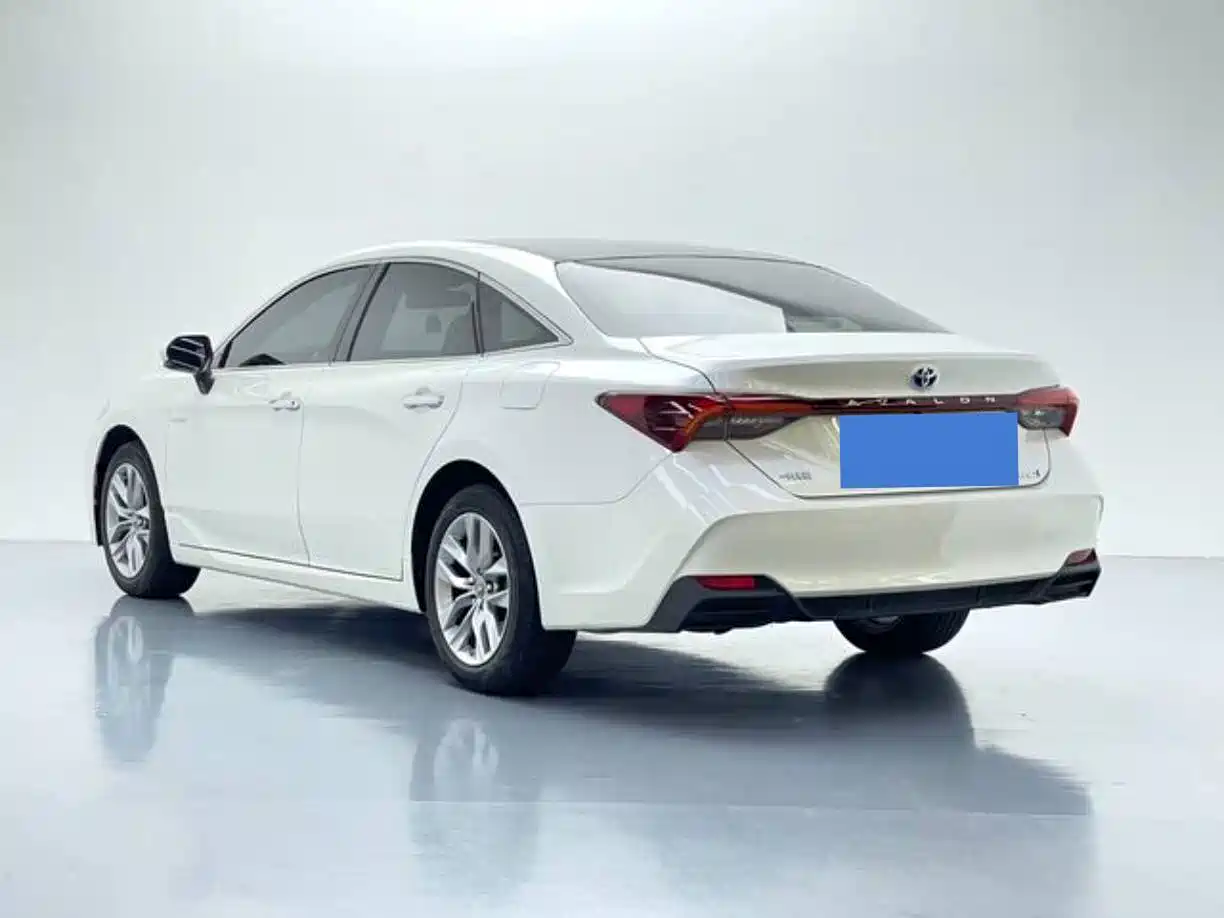 Toyota Avalon 2019 Hybrid 2.5L Luxury Edition China V фото 3