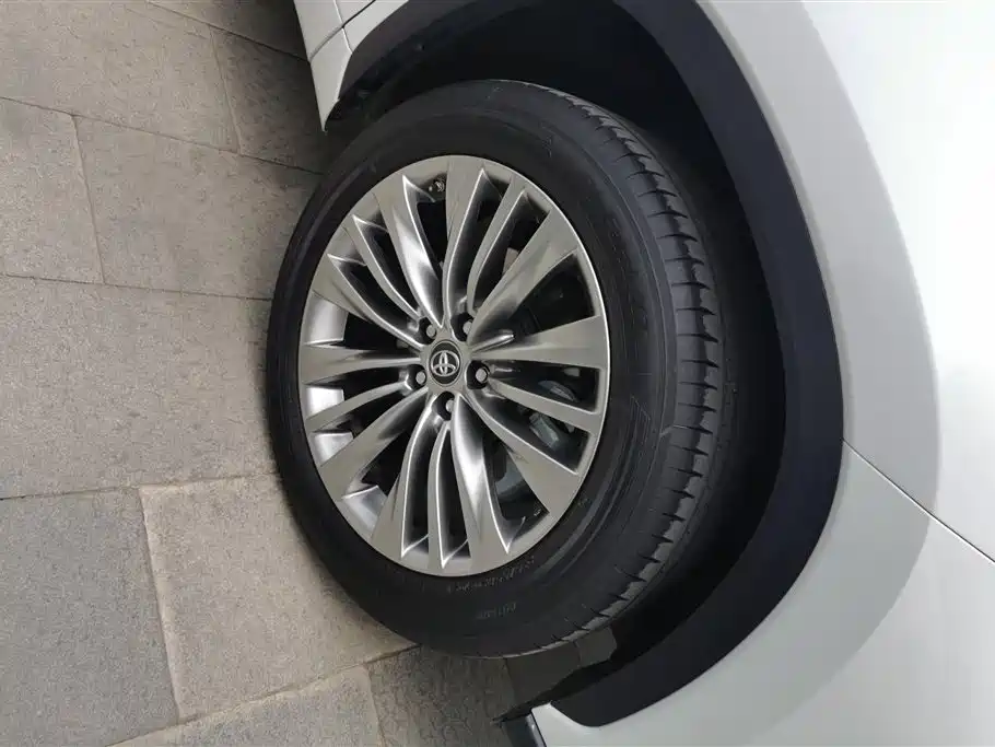Toyota Highlander 2022 Model Dual Engine 2.5L 4WD Premium Edition 7-Seater фото 6