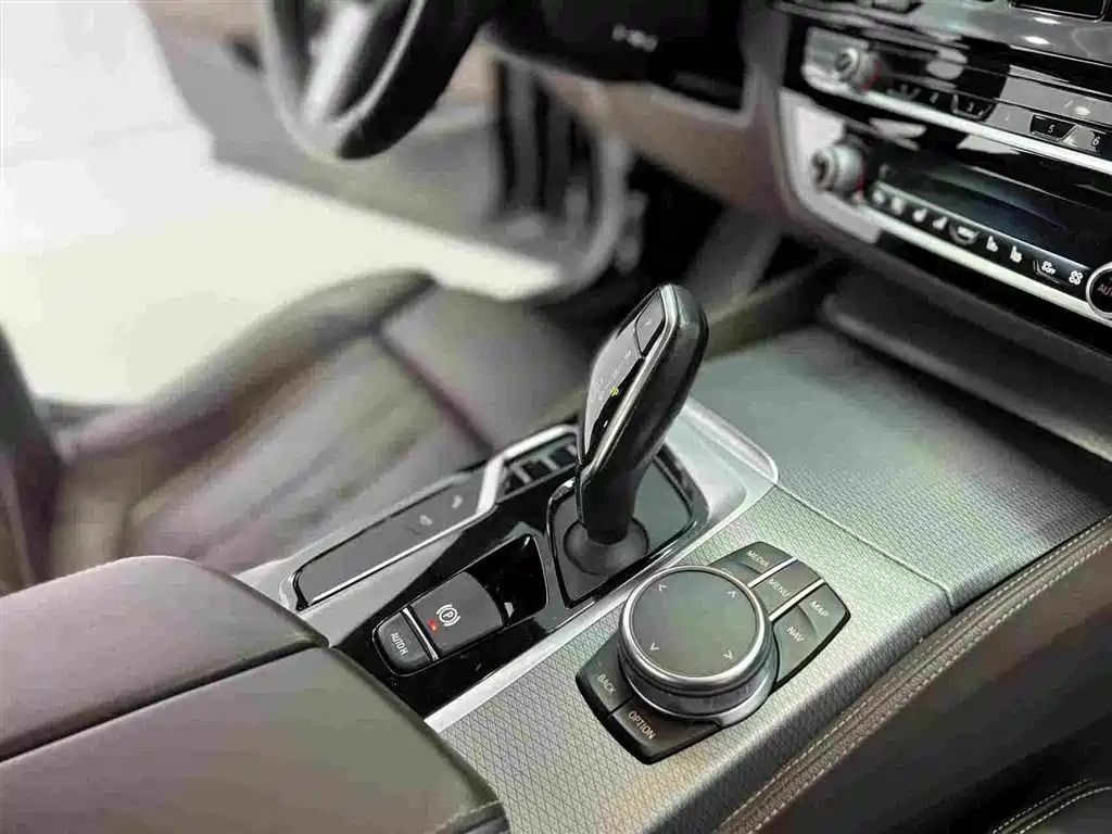 BMW 5 Series 2020 Model 530Li Executive M Sport Package фото 13