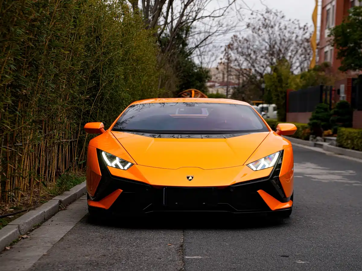 LAMBORGHINI HURACÁN