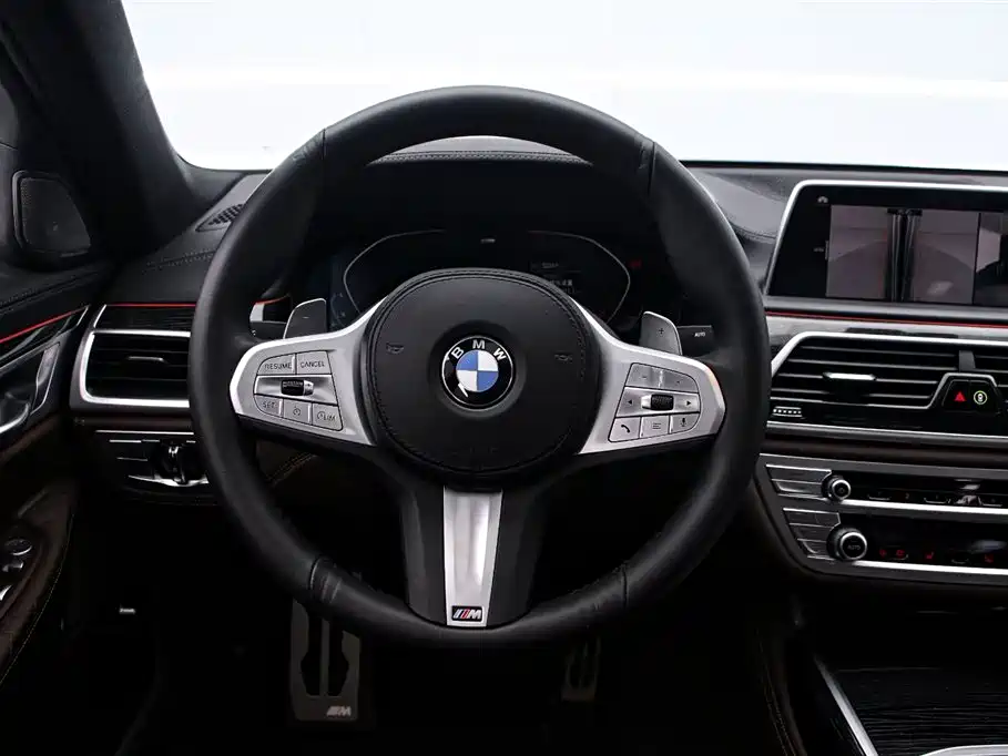 BMW 7 Series 2021 Model 740Li Leading M Sport Package фото 7