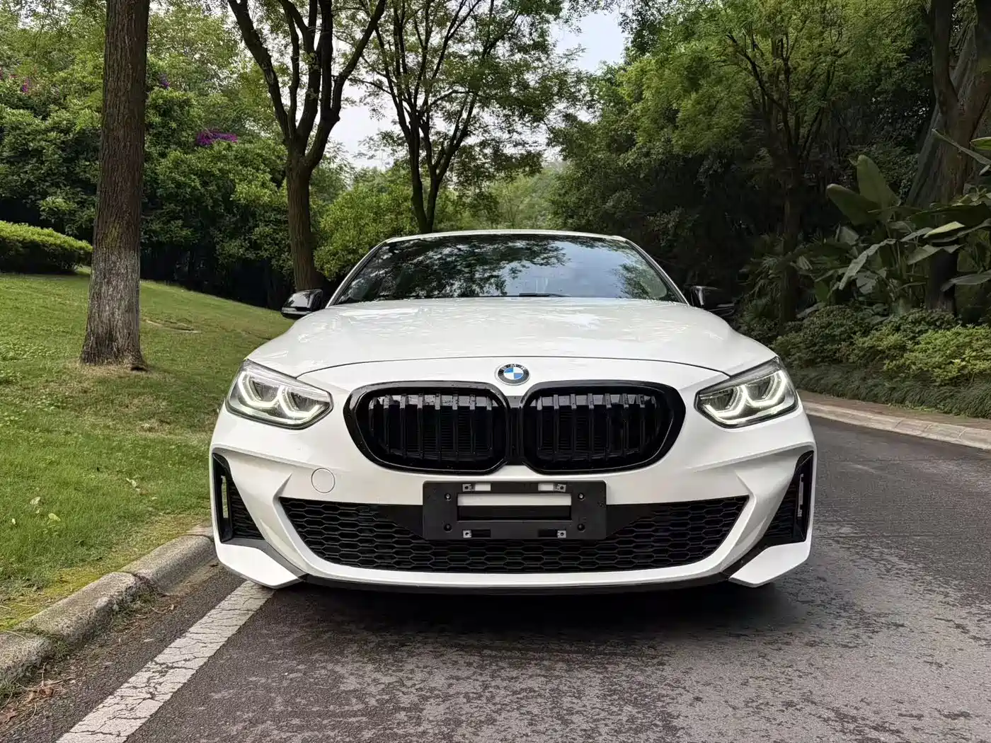 BMW 1 Series 2022 125i M Sport Shadow Edition фото 2