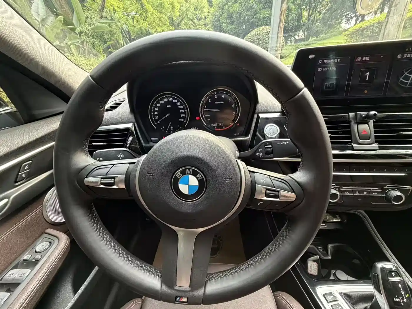 BMW 1 Series 2022 125i M Sport Shadow Edition фото 10