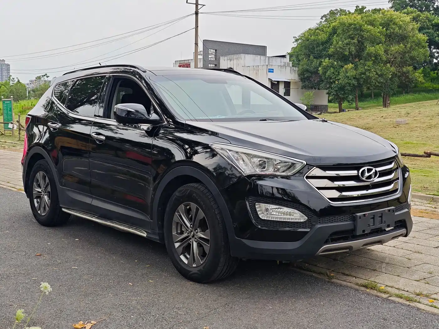 Hyundai Santa Fe 2013 2013 Model 2.4L Automatic 2WD Smart