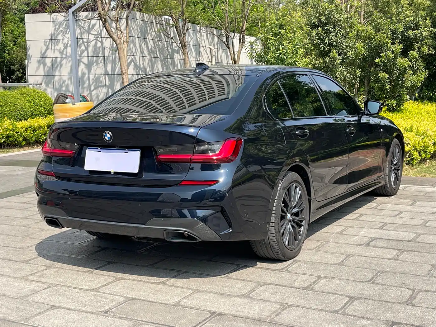 BMW 3 Series 2022 325Li M Sport Shadow Edition фото 6