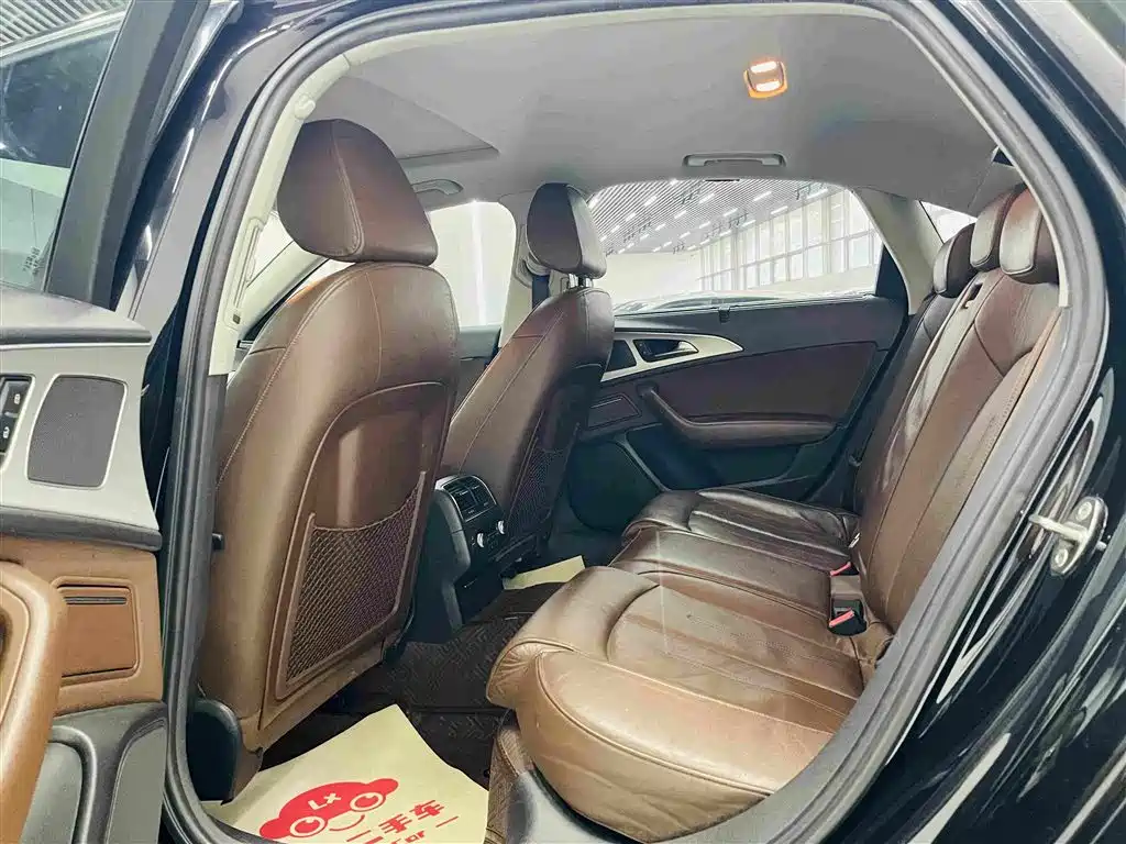 Фото 10 - Audi A6L