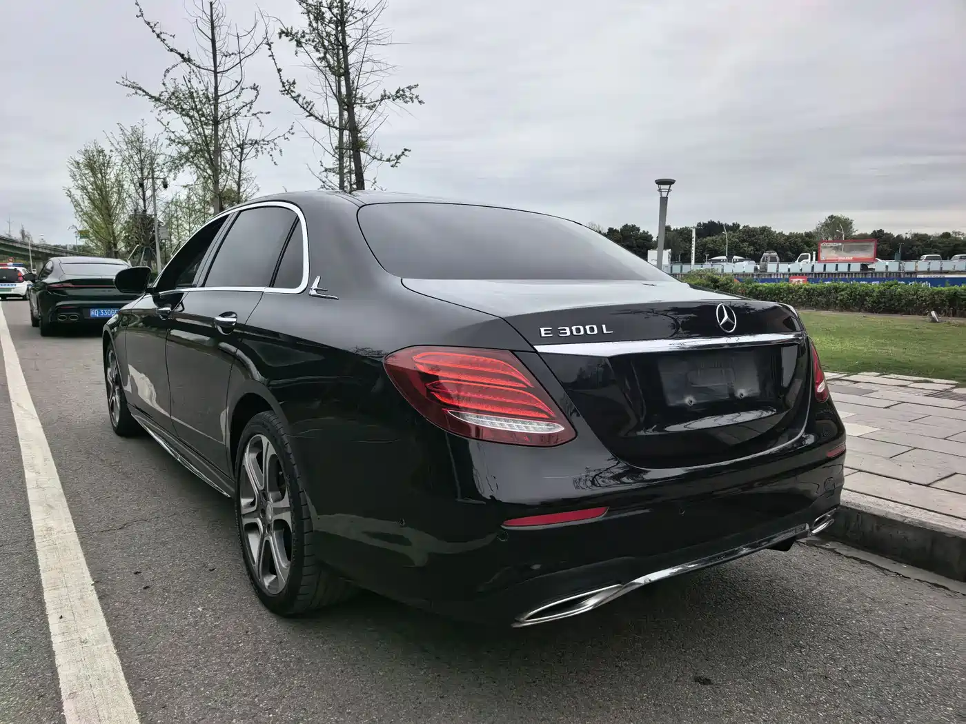Mercedes-Benz E-Class 2016 E 300 L Sport Fashion Type фото 14