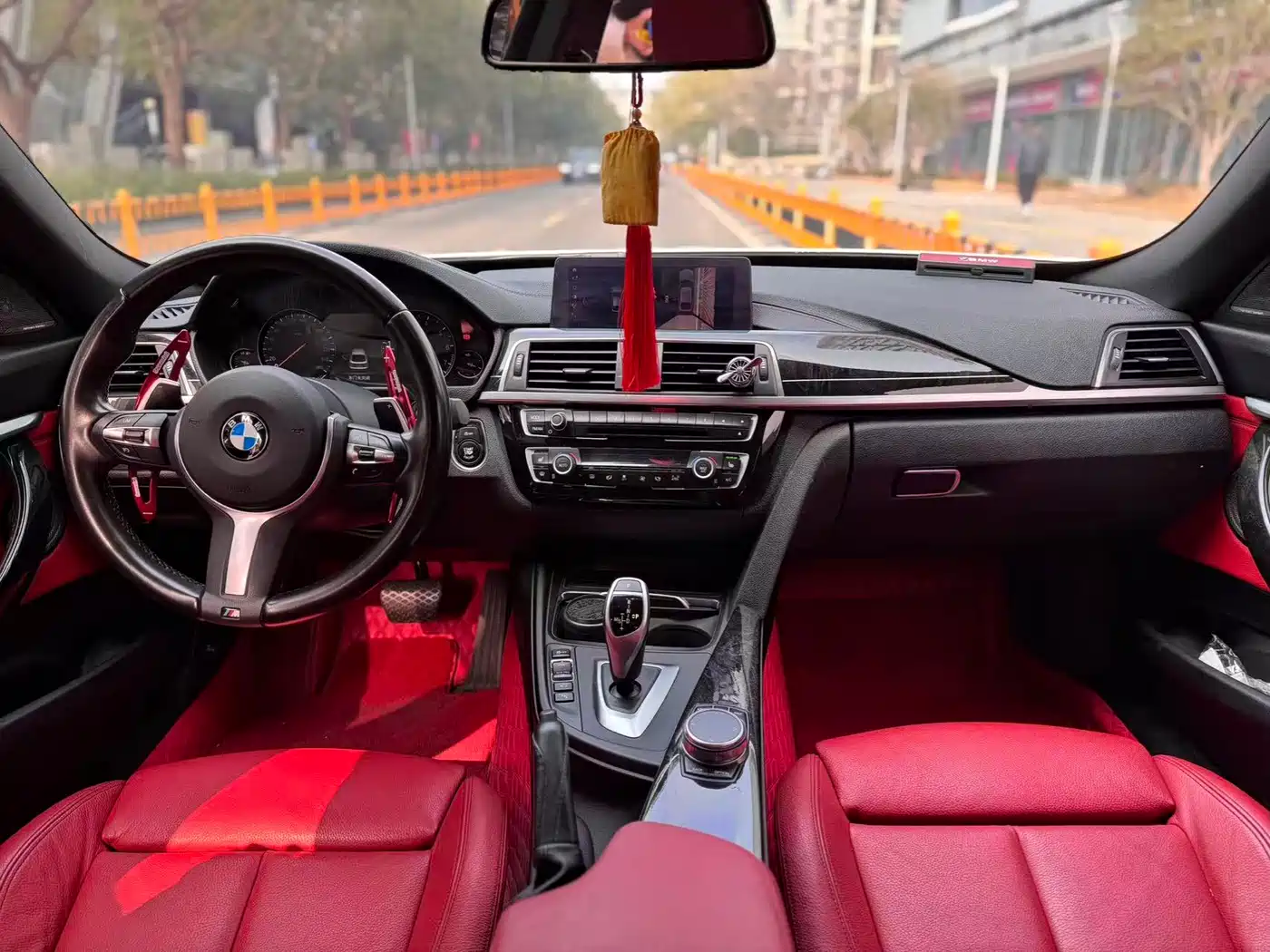 BMW 3 Series GT 2020 330i M Sport Night Edition фото 3