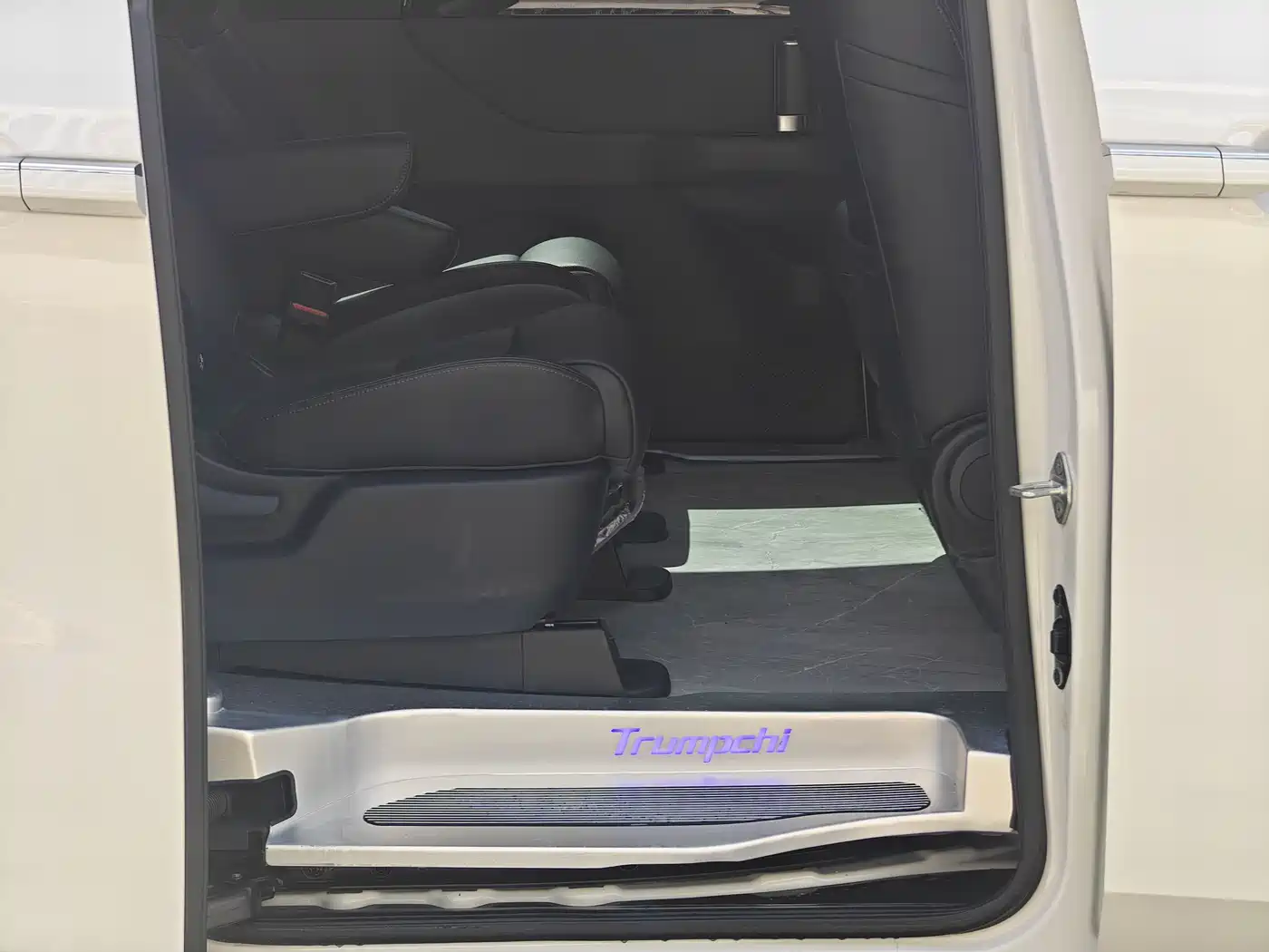 GAC TRUMPCHI E8 NEW ENERGY