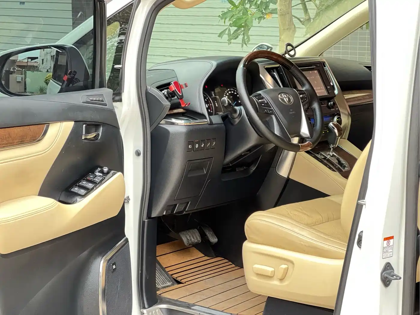 Toyota Alphard 2015 3.5L Premium Edition фото 3