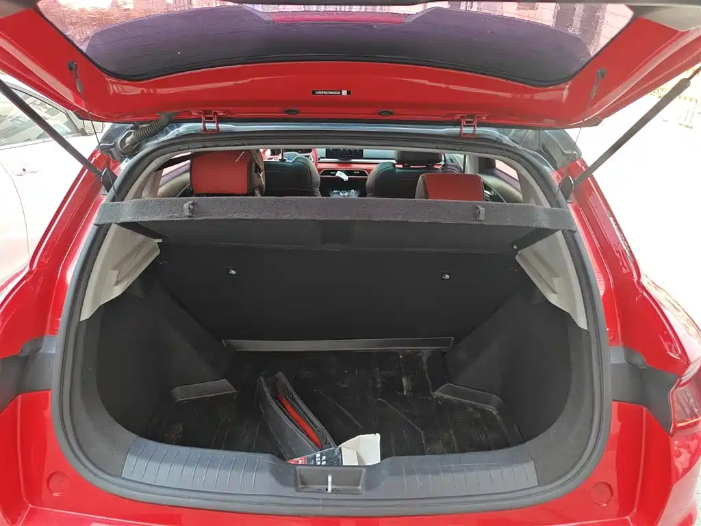 BYD E2