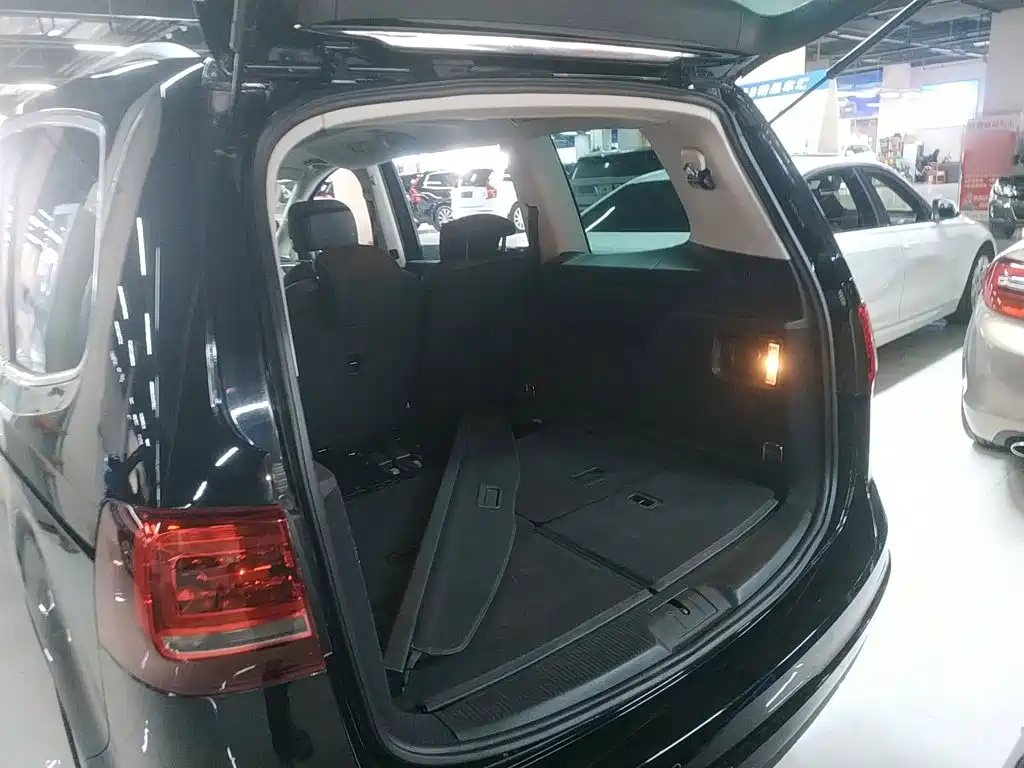 Volkswagen Sharan 2018 2018 380TSI Comfort 7-Seater