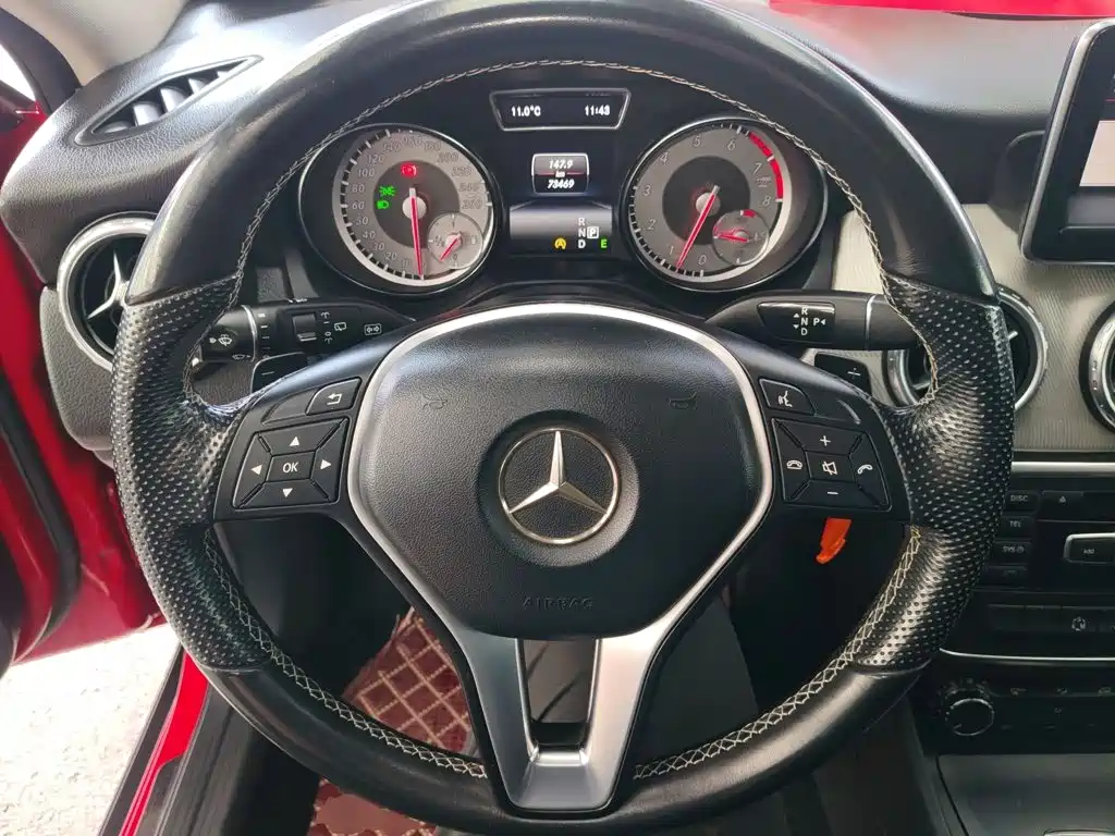 Mercedes-Benz GLA 2015 2015 GLA 200 Dynamic