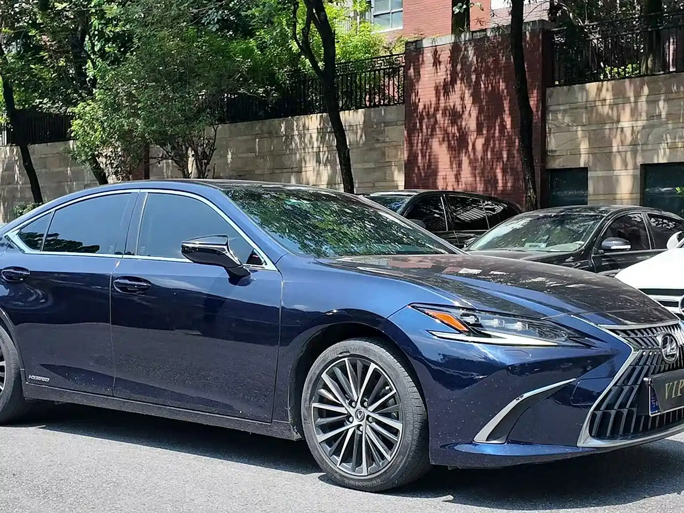 Фото 2 - Lexus ES
