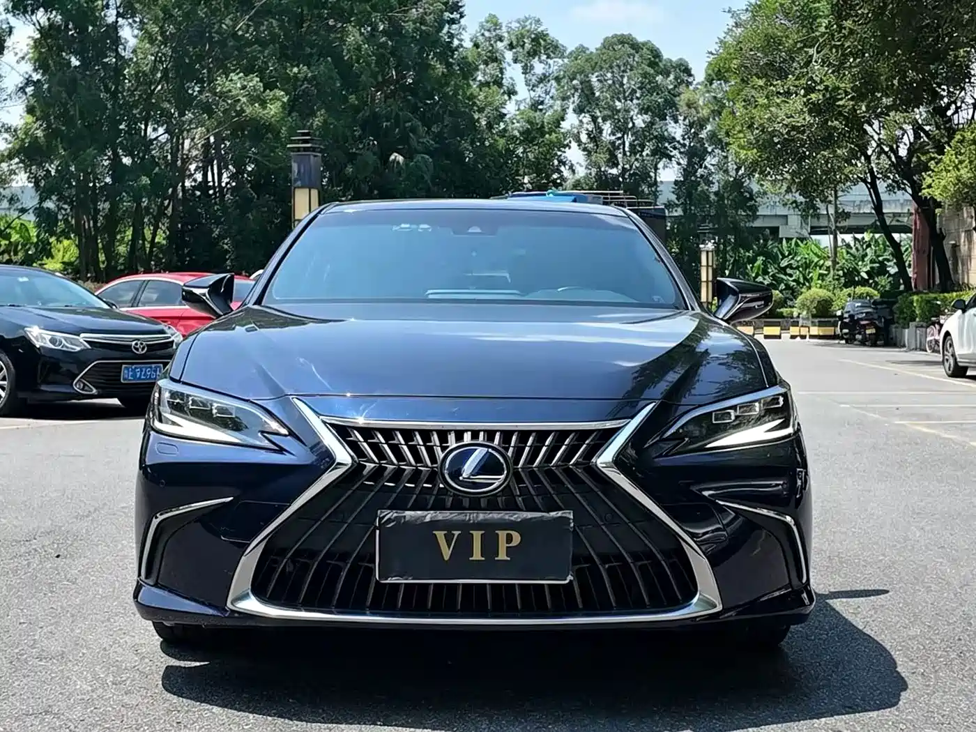 Фото 3 - Lexus ES