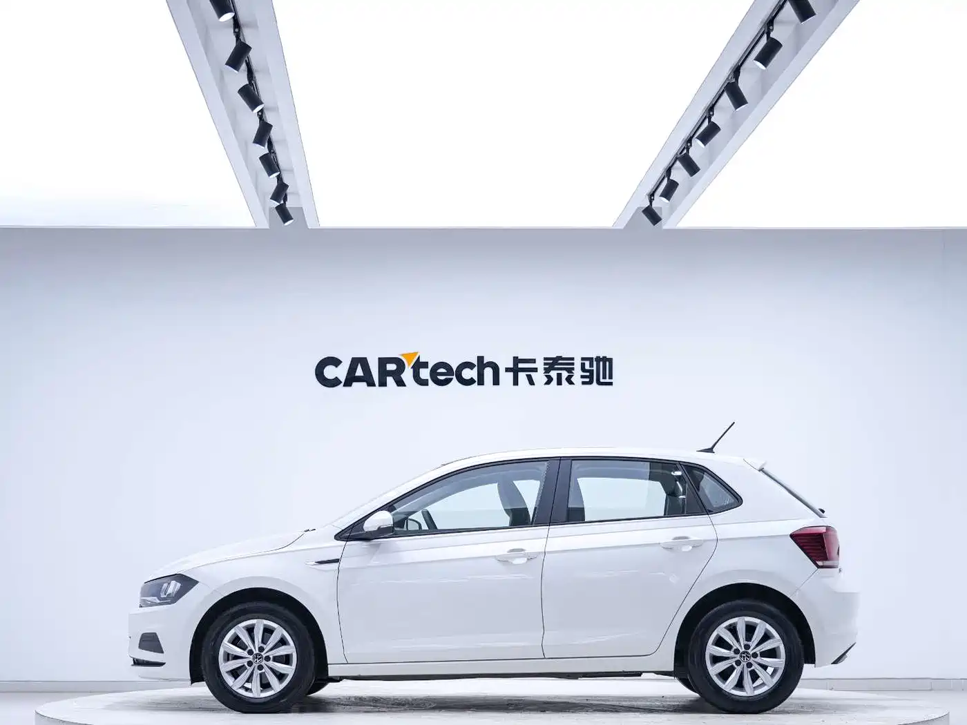 Volkswagen Polo 2021 Plus 1.5L Automatic Colorful Tech Edition фото 2