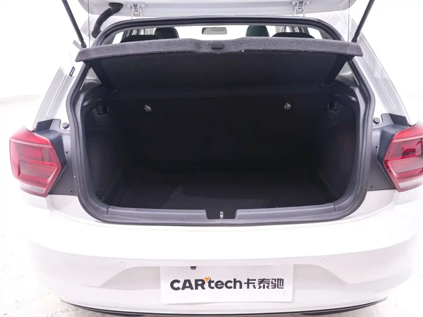 Volkswagen Polo 2021 Plus 1.5L Automatic Colorful Tech Edition фото 18