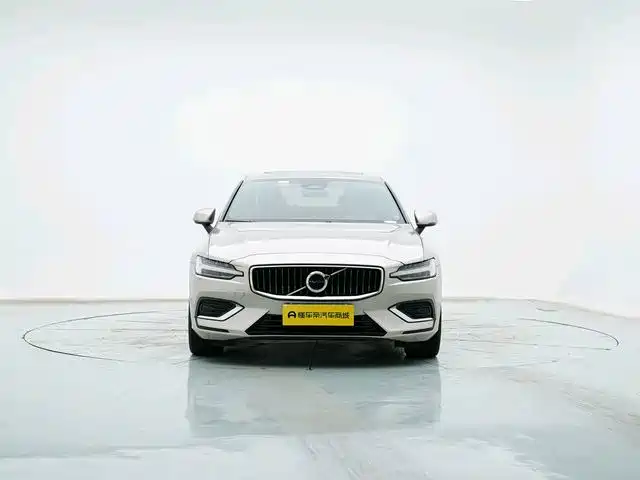 Фото 2 - Volvo S60