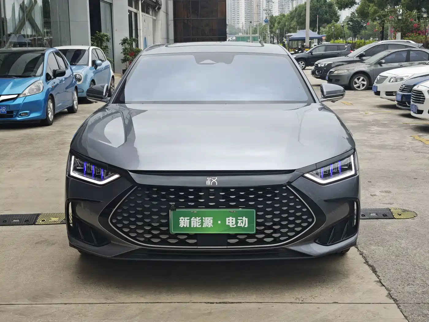 BYD Han 2022 DM-i 121KM Premium Edition фото 2