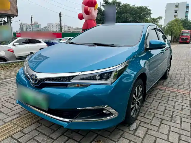  Toyota Corolla Twin Engine E+ 2019 1.8L E-CVT Leading Edition