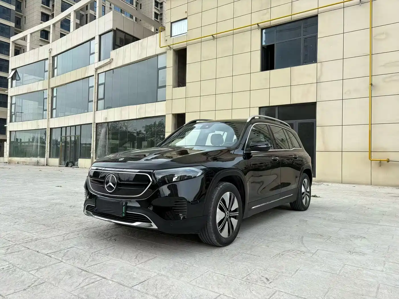 Mercedes-Benz EQB 2023