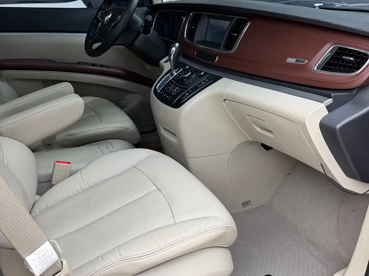 Buick GL8 2014 3.0L XT Luxury Business Flagship фото 17
