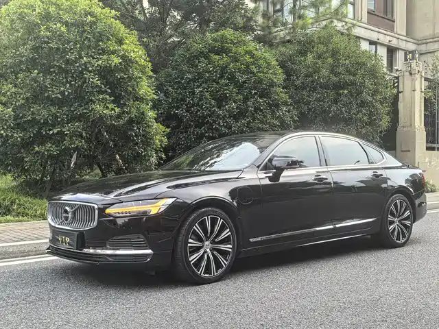  Volvo Volvo S90 Plug-in Hybrid 2022 T8 Recharge Plug-in Hybrid Inscription Luxury Edition
