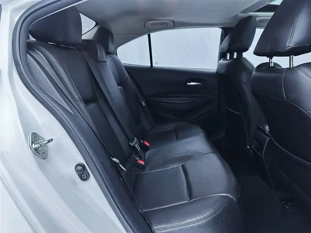 Toyota Corolla 2021 1.2T S-CVT Elite PLUS Edition фото 12