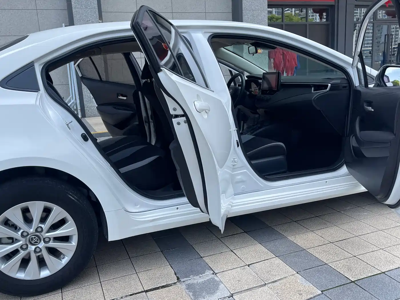 Toyota Corolla 2023 1.2T Pioneer Edition фото 17