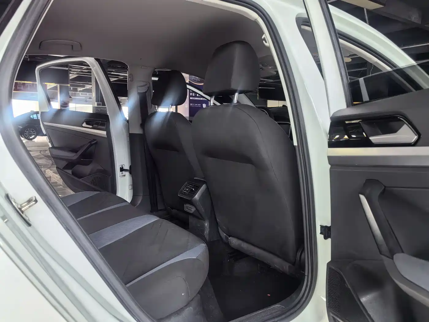 Volkswagen Lavida 2023 Facelift 1.5L Auto Comfort Edition фото 8