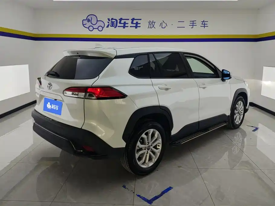 Toyota Frontlander 2022 2.0L CVT Leading Edition фото 3