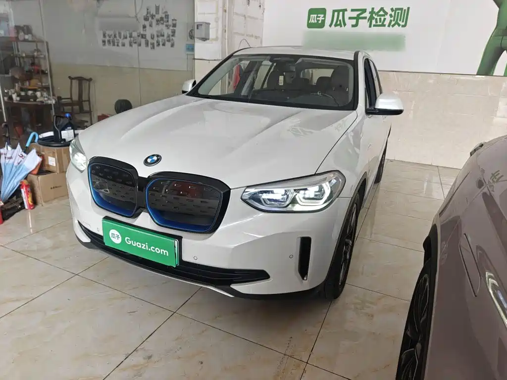 Фото 2 - BMW iX3