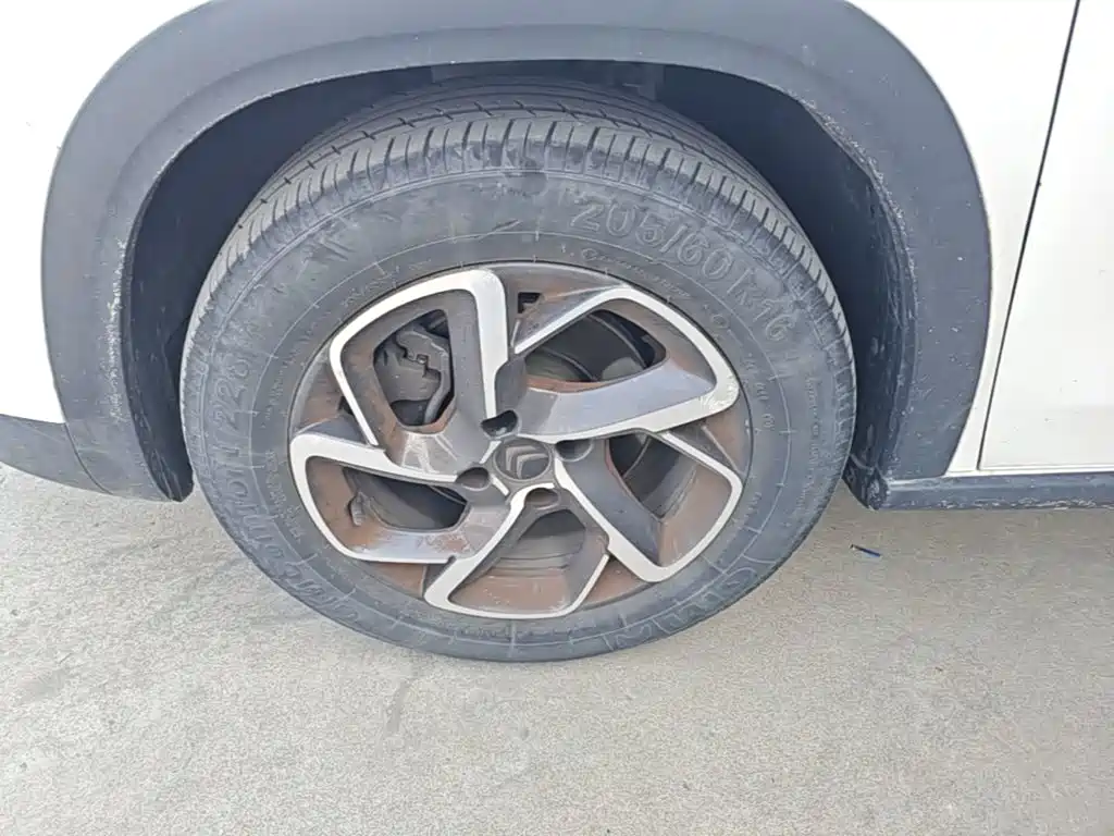 Фото 23 - Citroën C3-XR