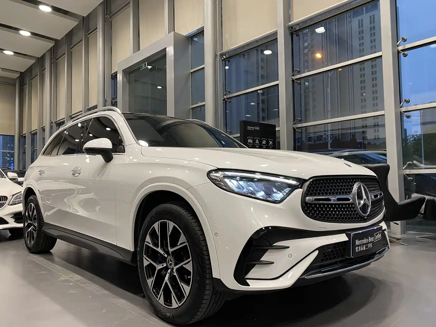Mercedes-Benz GLC 2024 GLC 260 L 4MATIC Luxury 5-seater фото 3