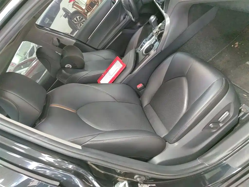 Toyota Camry 2023 Hybrid 2.5HGVP Leading Edition фото 20