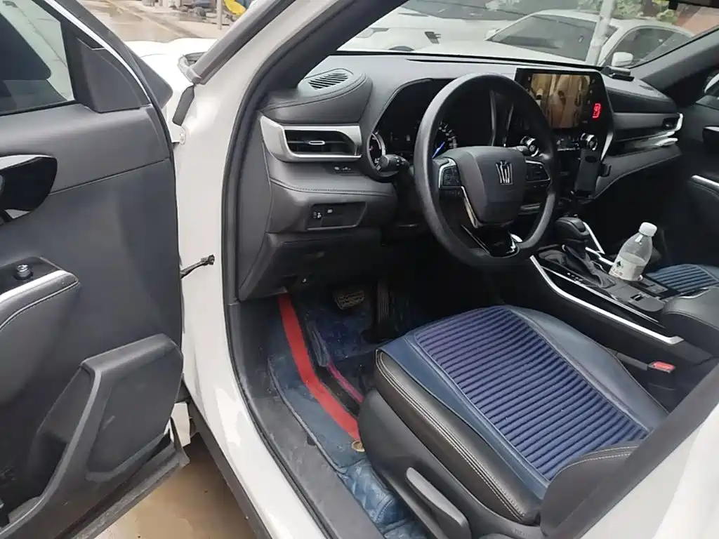 Фото 16 - Toyota Crown Kluger