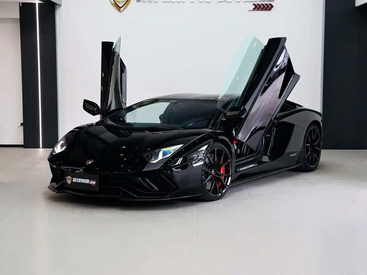 Фото 1 - Lamborghini Aventador