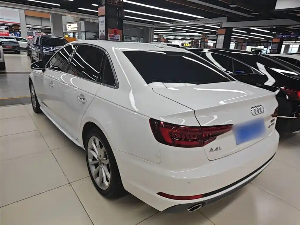 Audi A4L 2018 30th Anniversary 40 TFSI Fashion фото 5